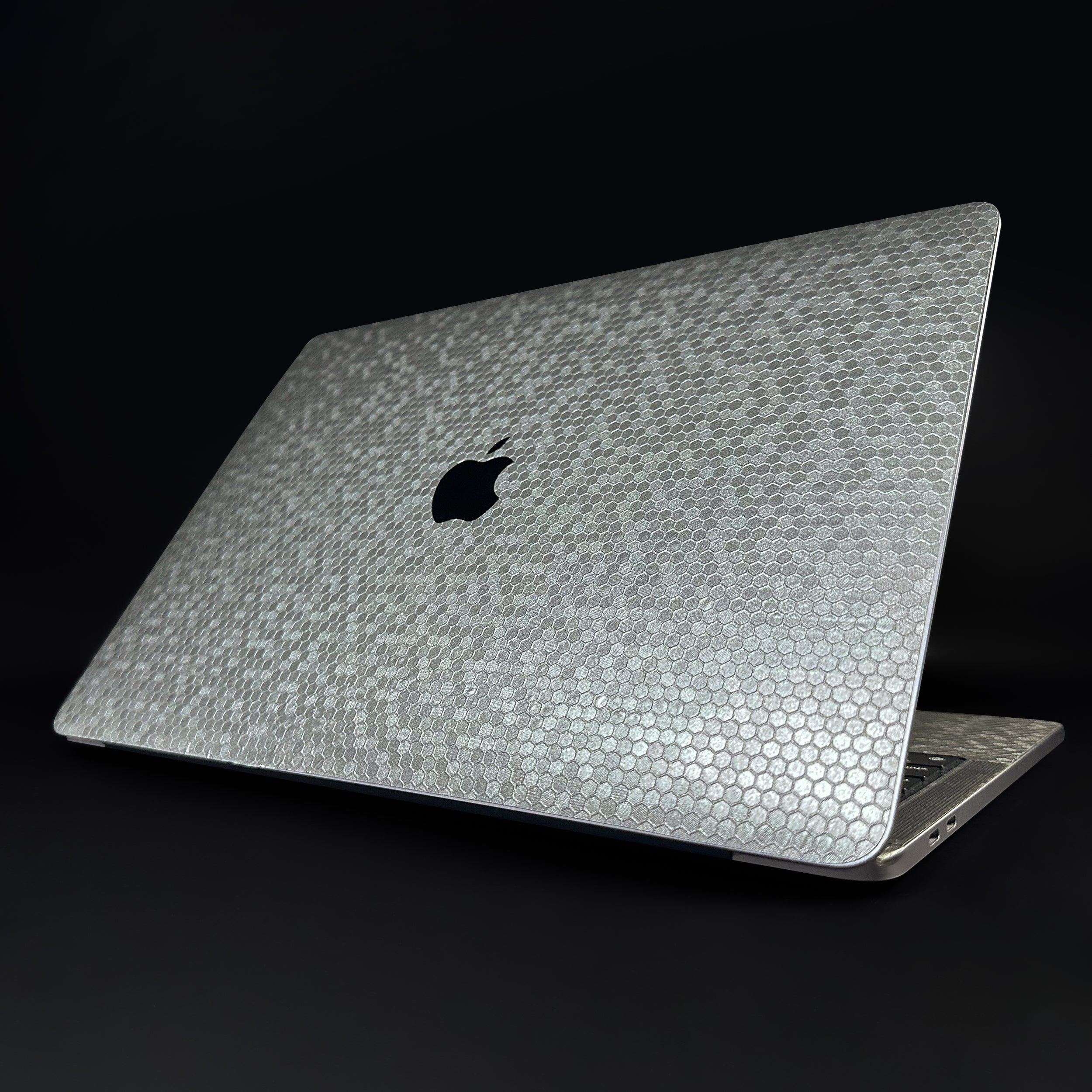 MacBook Pro 13 2022 M2 Honeycomb Series Skins Aluminium Top