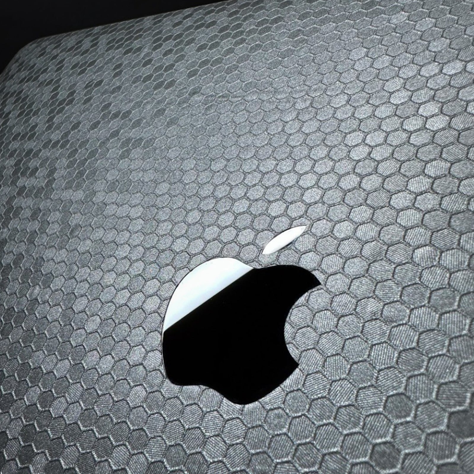 Smooth application without air bubbles.