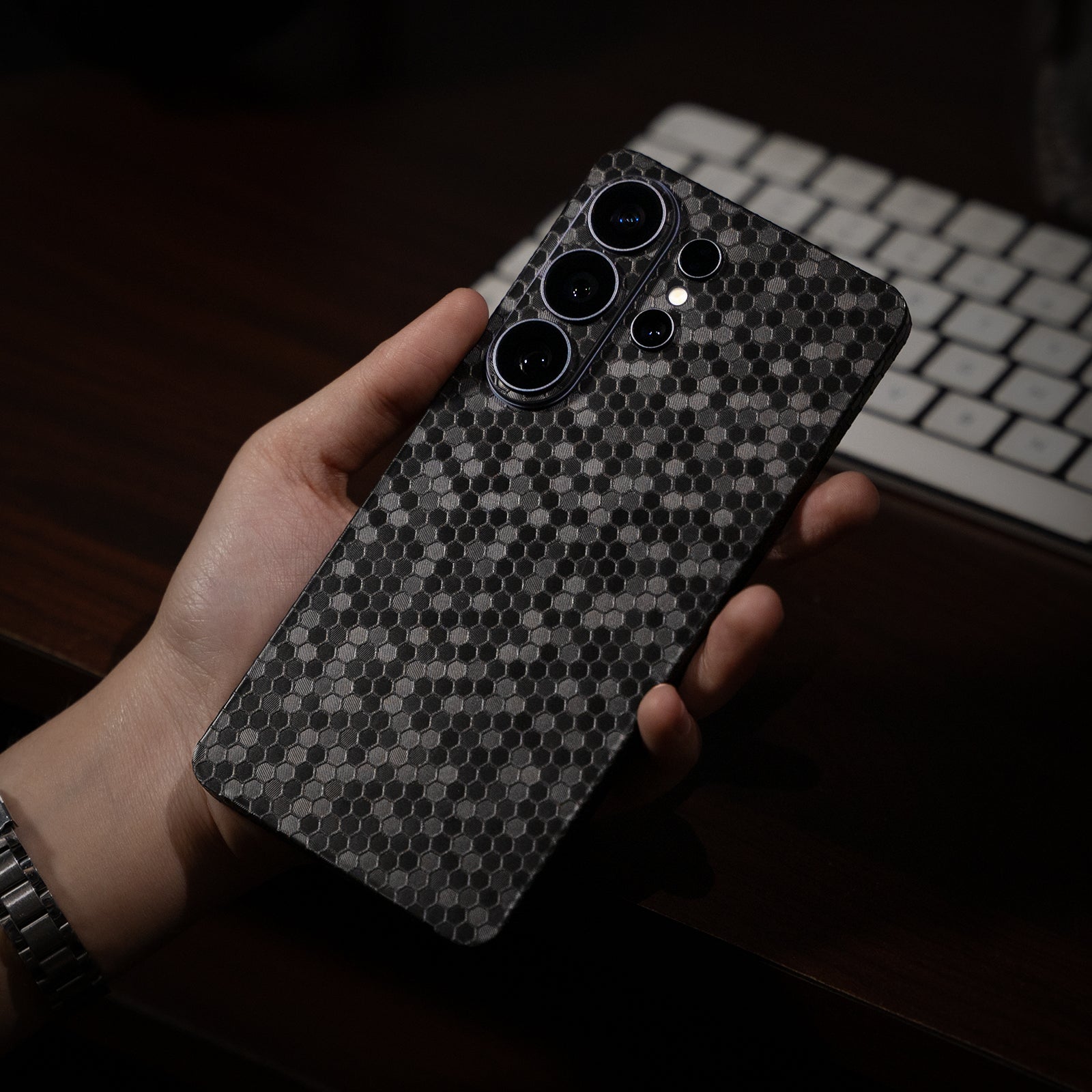 Luxurious feel with enhanced grip.