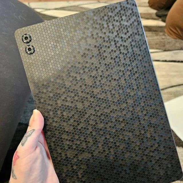 Real Customer Using Black Hoenycomb Vinyl Skin on Apple iPad